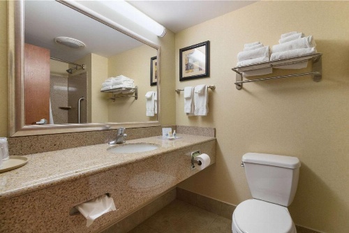 Comfort Suites Gettysburg image 12